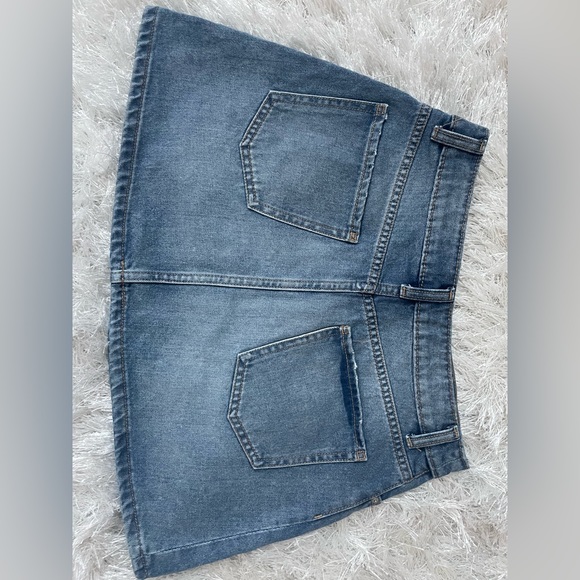 Light-Wash Denim Mini Skirt - Picture 2 of 5